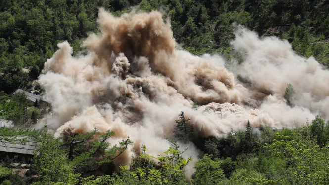 Fasilitas Uji Coba Nuklir Korea Utara Dihancurkan