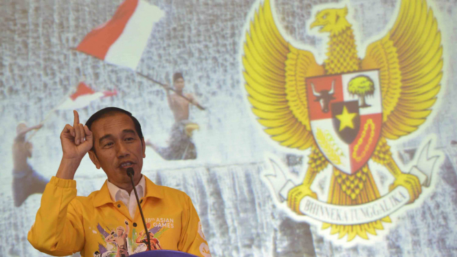 Presiden Joko Widodo menyampaikan paparan