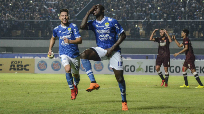 Bomber Persib Bandung, Ezechiel Ndouasel dan Jonathan Bauman