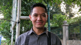 Tetap Fit Selama Ramadan ala Dude Herlino