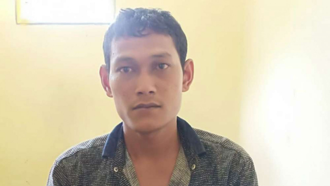 Parlin Daulay (28) ayah biadab yang tega perkosa anak kandung di Sumatera Utara.