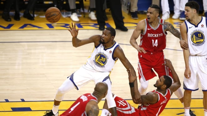 Pertandingan Golden State Warriors vs Houston Rockets