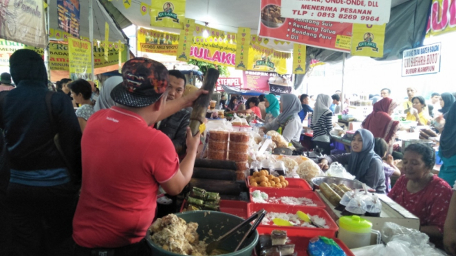 Pasar Takjil di Benhil Jakarta