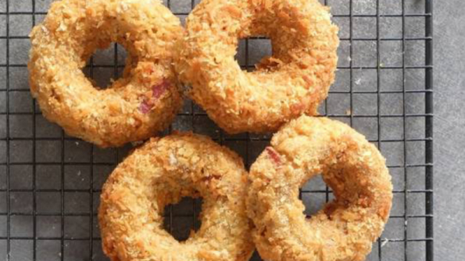 Donat Indomie Goreng.