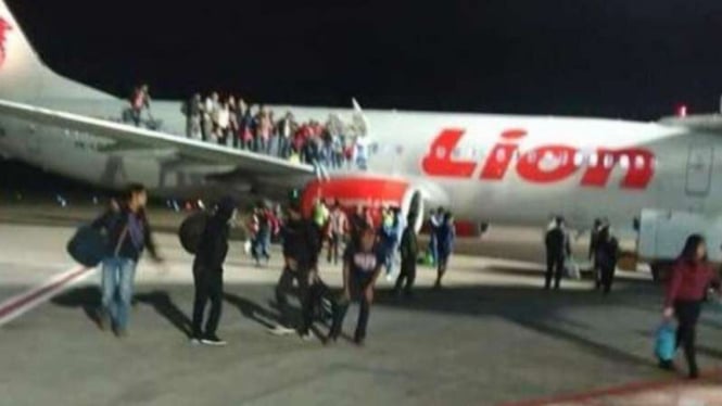 Penumpang Lion Air JT 687 tujuan Jakarta dari Pontianak berhamburan.
