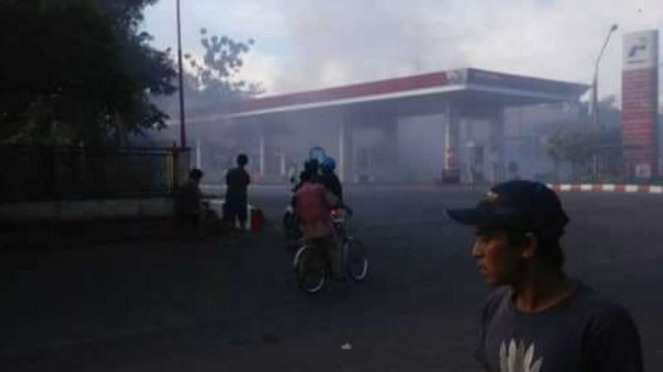 Motor terbakar di SPBU di Desa Sengguruh, Malang, Jawa Timur.