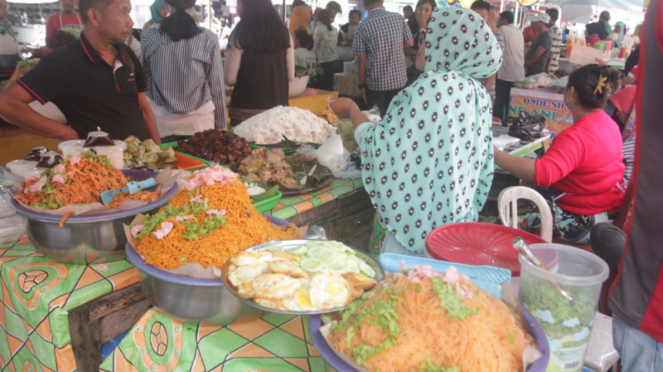 Aneka kuliner Ramadan di Pasa Pabukoan, Sumatera Barat.