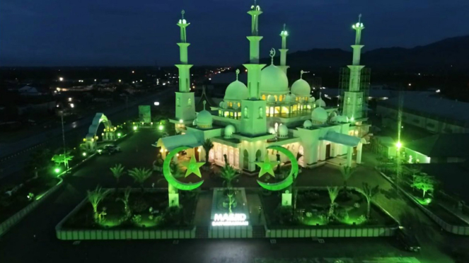 Mirip di Arab Masjid  Ini Jadi Primadona Singgah Pemudik