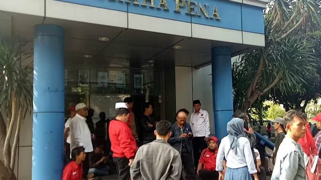 Puluhan massa PDIP kembali geruduk Radar Bogor