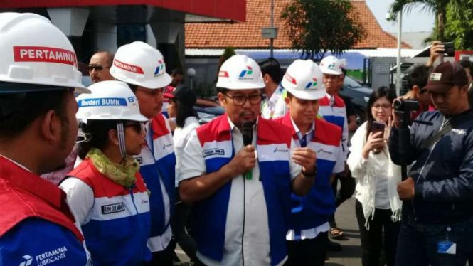 Menteri BUMN Rini Soemarno saat meninjau kesiapan Terminal BBM Pengapon 