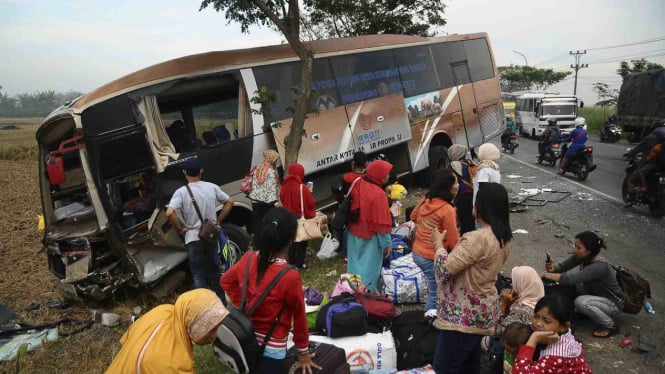 Sorot Jalur Mudik - Kecelakaan di jalur maut Pantura Kudus, Jawa Tengah