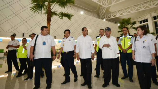 Peninjauan Bandara Ahmad Yani.