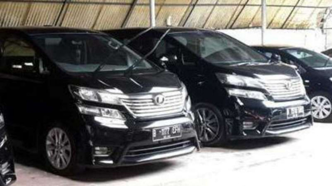 Alphard bekas taksi.