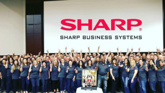 Sharp Bakal Kembali Bikin PC, Toshiba 'Lempar Handuk'