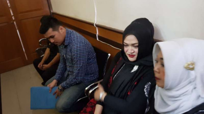 Istri Sule hadiri sidang cerai