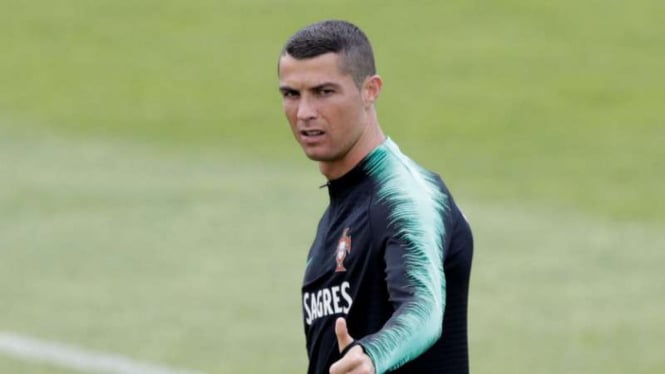 Kapten Portugal, Cristiano Ronaldo.