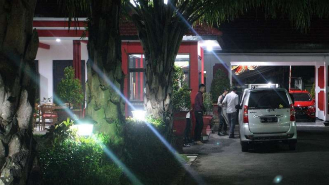 Penyidik KPK menggeledah Rumah Dinas Wali Kota Blitar Samanhudi Anwar
