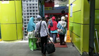 Liburan Nataru, Ratusan Ribu Tiket Kereta Jarak Jauh dari Stasiun Gambir Ludes Terjual