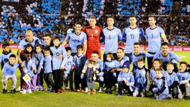 Skuat Timnas Uruguay dalam laga uji coba kontra Uzbekistan.