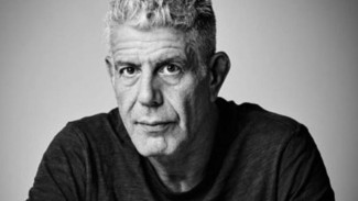 Foto Terakhir Chef Anthony Bourdain Sebelum Bunuh Diri