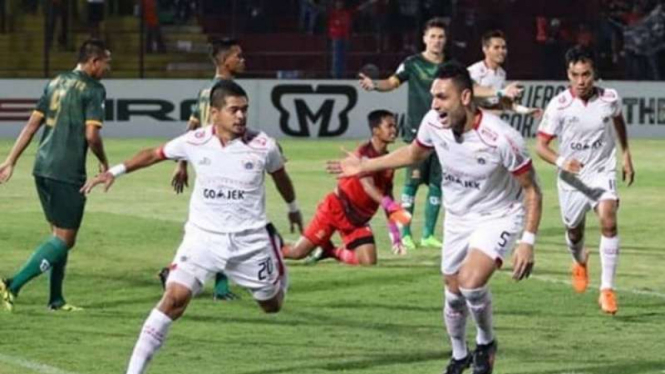 Pemain Persija Jakarta rayakan gol Bambang Pamungkas beberapa waktu lalu.