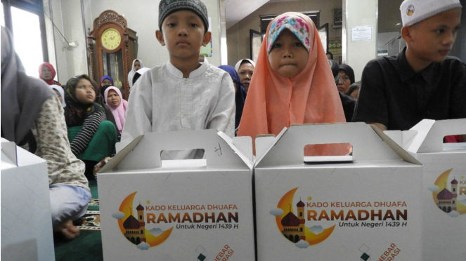 Bakrie Amanah Salurkan 254 Paket Kado lebaran untuk Keluarga Dhuafa