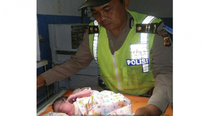 Pemudik melahirkan di Tol Purbaleunyi, Purwakarta