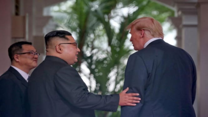 Presiden AS Donald Trump bertemu pemimpin Korea Utara Kim Jong Un di Singapura