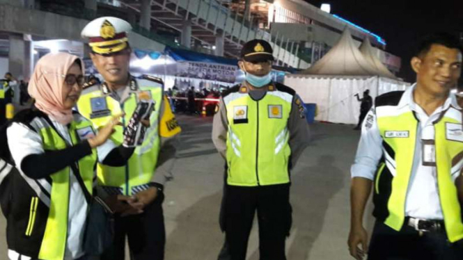 Direktur Utama PT ASDP Ferry Indonesia Ira Puspadewi di Pelabuhan Merak