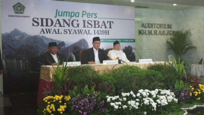 Menteri Agama Lukman Hakim Saifuddin (tengah).