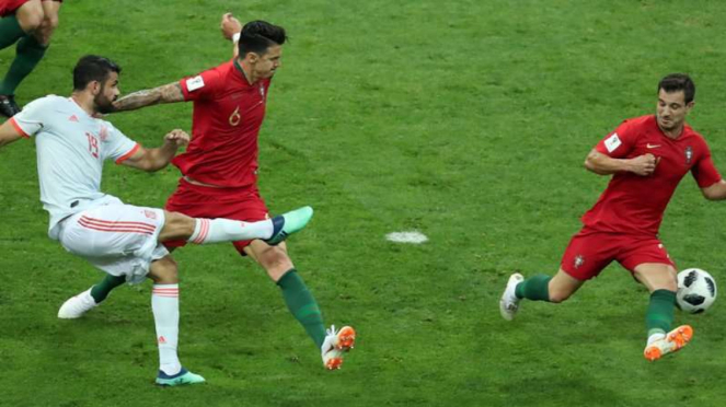 Proses gol Diego Costa ke gawang Portugal
