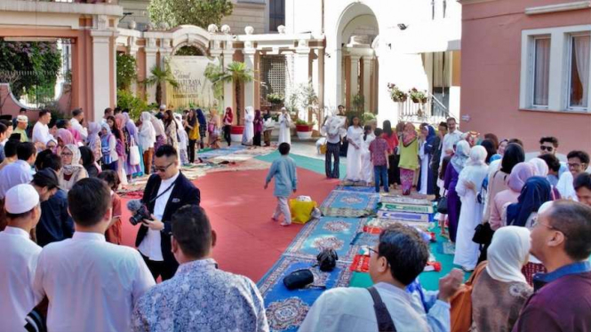 Suasana perayaan Idul Fitri di Kota Roma, Italia.