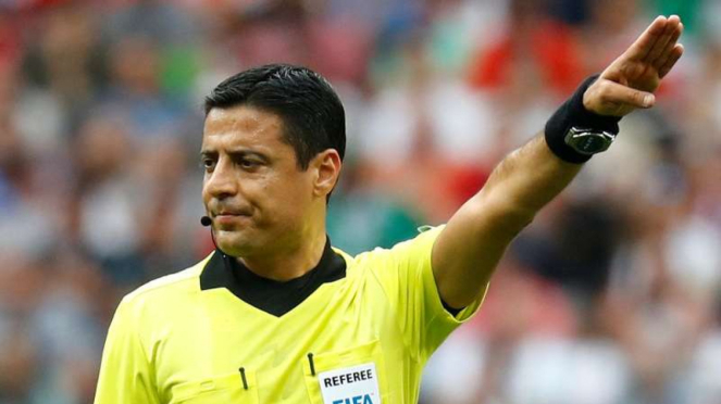 Wasit asal Iran, Alireza Faghani, memimpin laga Piala Dunia 2018