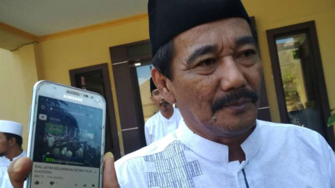 Kiai anggota Forum Komunikasi Kiai Kampung Jawa Timur melapor ke Polda Jatim di Surabaya pada Senin, 18 Juni 2018.