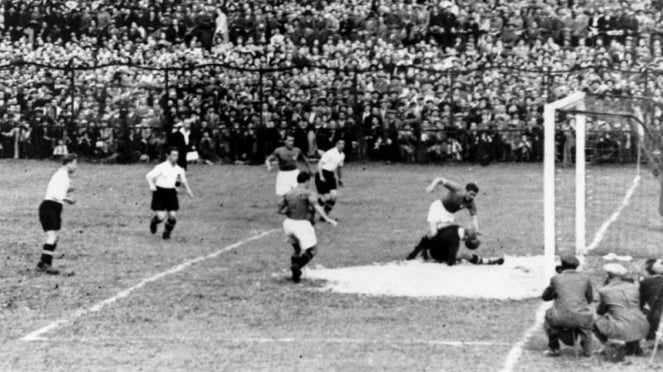Pertandingan final Piala Dunia 1943 antara Italia kontra Cekoslowakia