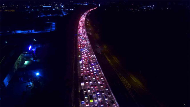 Kepadatan Arus Balik di Tol Cikampek