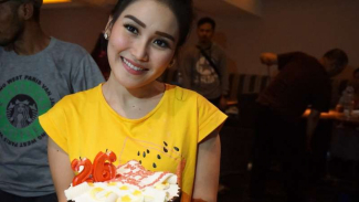 Ayu Ting Ting Tiba-tiba Menangis di Hari Ulang Tahun