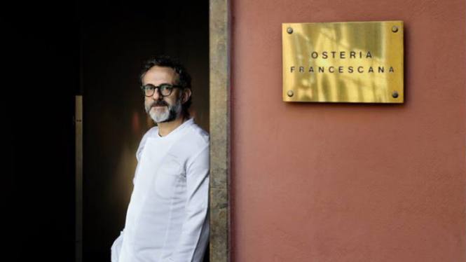 Chef Massimo Bottura di restoran miliknya, Osteria Francescana.