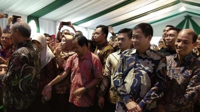 Menteri ESDM Ignasius Jonan dan Wamen ESDM Arcandra Tahar 