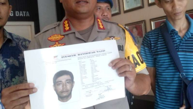 Sketsa wajah diduga pelaku pelemparan batu ke anak di Depok.