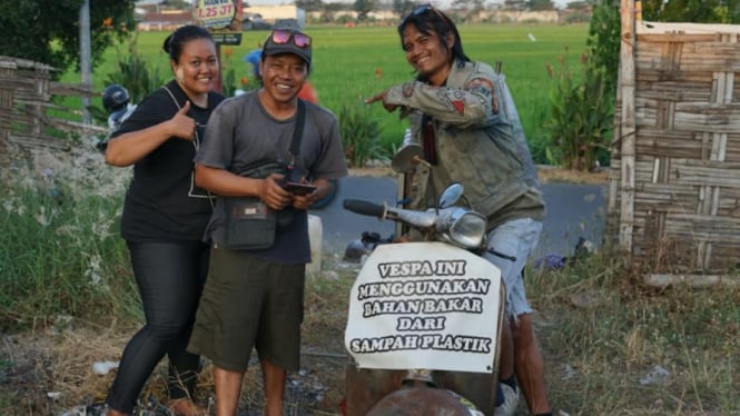 Vespa Bajaj Super lansiran 1977 berbahan bakar ramah dari sampah plastik.