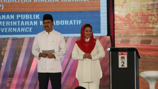 Gus Ipul dan Puti Soekarno saat debal pamungkas Pilkada Jatim