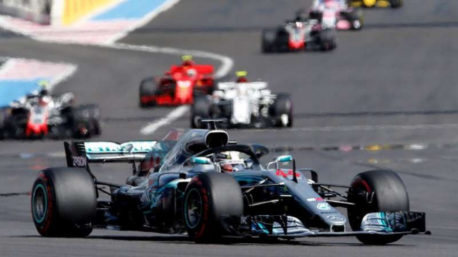 Pembalap Tim Mercedes, Lewis Hamilton