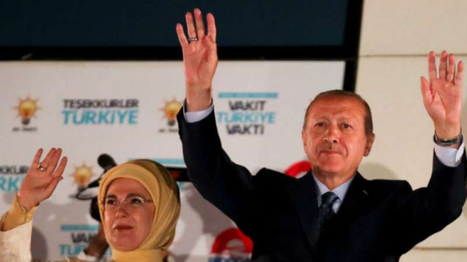 Presiden Turki Erdogan dan istrinya Emine