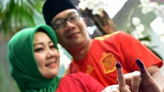 Gaya Busana 4 Calon Pemimpin Daerah Saat ke TPS jadi Sorotan