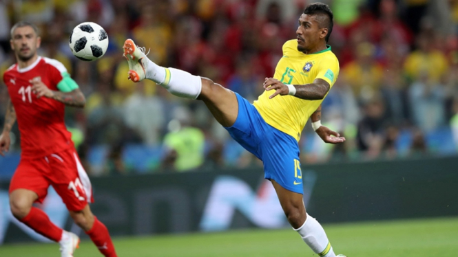 Gelandang Timnas Brasil di laga melawan Serbia