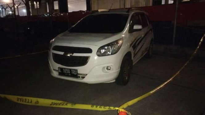 Mobil yang ditembak di Tanjung Priok.