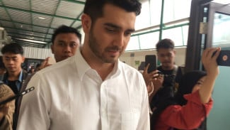 Doa Fachri Albar Pada Sidang Putusan Kasus Narkoba