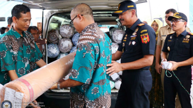 Bea Cukai Bandung Launching Penyerahan Bahan Baku PLB IKM