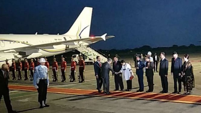 Presiden Joko Widodo sambut PM Malaysia Mahathir Mohamad.